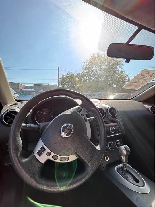 2011 Nissan Rogue - Image 2 of 6
