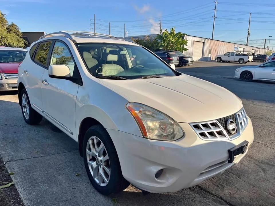 2011 Nissan Rogue - Image 3 of 6
