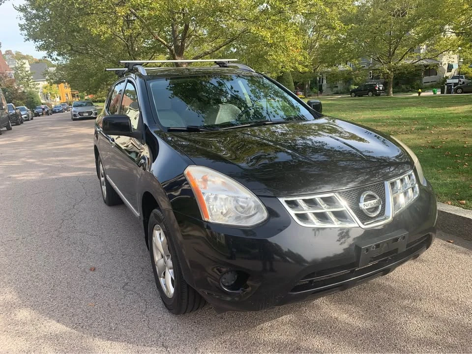 2011 Nissan Rogue - Image 2 of 10