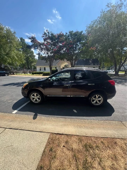 2011 Nissan Rogue - Image 2 of 10