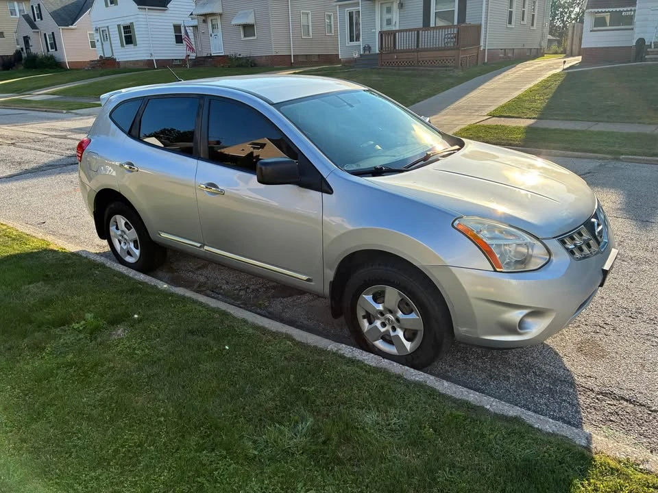 2011 Nissan Rogue - Image 8 of 11