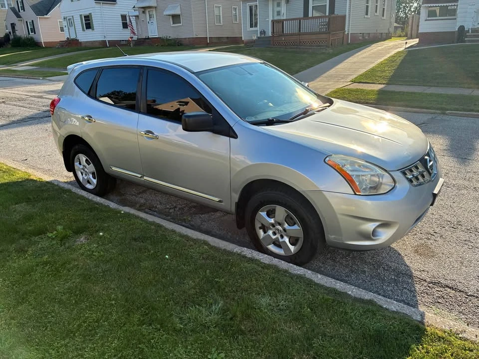 2011 Nissan Rogue - Image 10 of 11