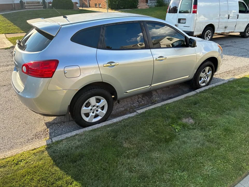 2011 Nissan Rogue - Image 7 of 11