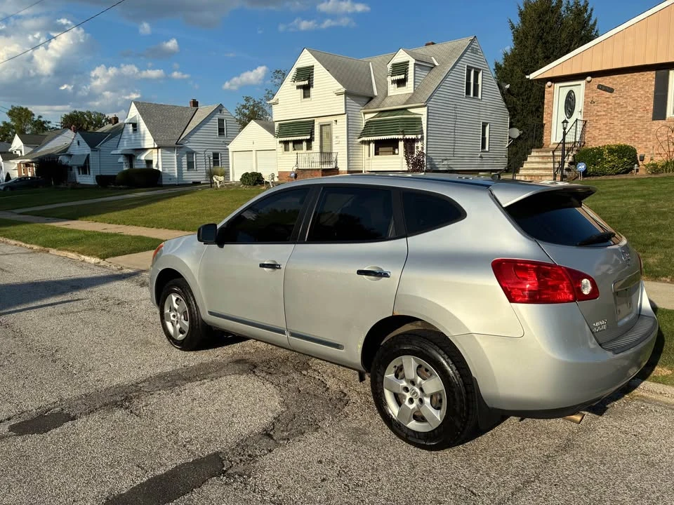 2011 Nissan Rogue - Image 4 of 11