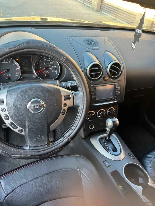 2011 Nissan Rogue - Image 2 of 6