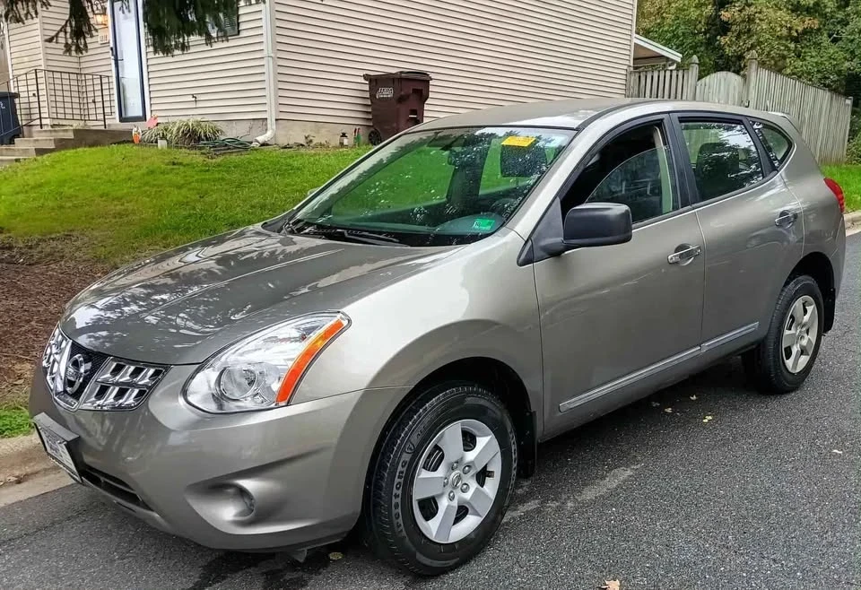 2011 Nissan Rogue - Image 4 of 10