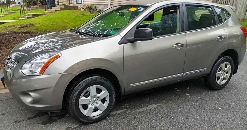 2011 Nissan Rogue - Image 2 of 10