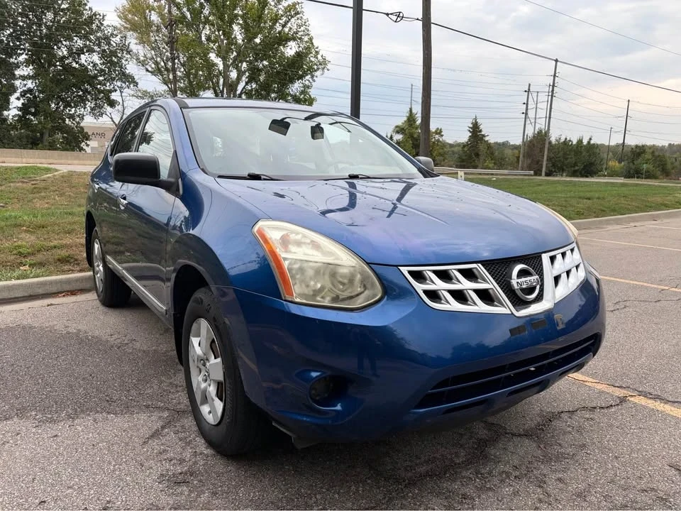 2011 Nissan Rogue - Image 2 of 12