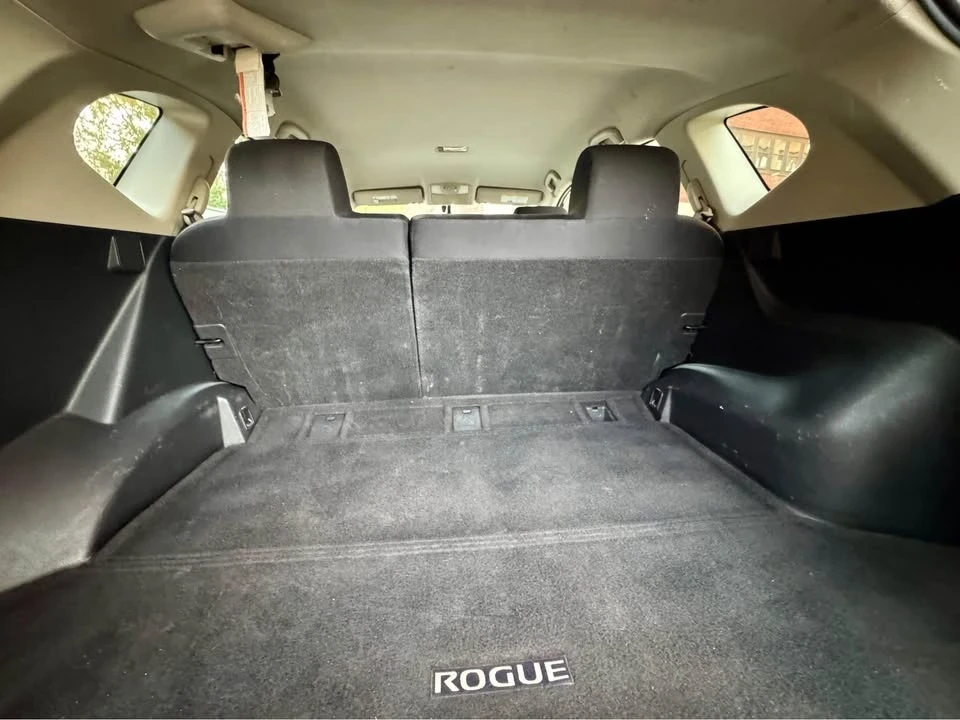 2011 Nissan Rogue - Image 10 of 15