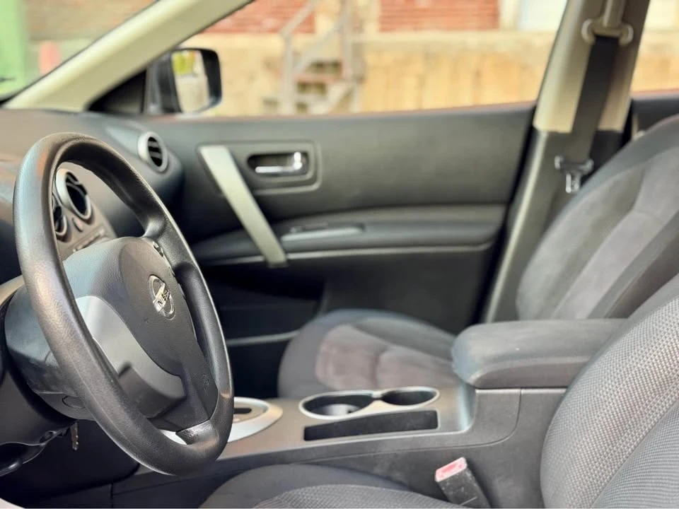 2011 Nissan Rogue - Image 8 of 15