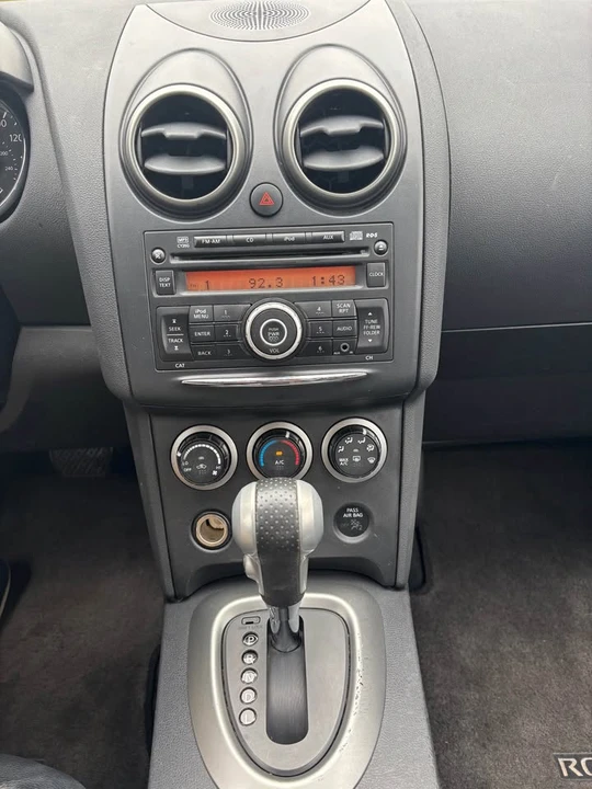 2011 Nissan Rogue - Image 10 of 12