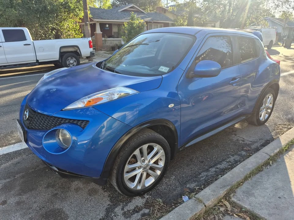 2011 Nissan Rogue - Image 2 of 6