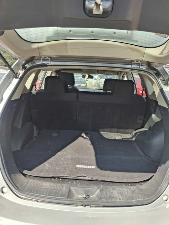 2011 Nissan Rogue - Image 8 of 8