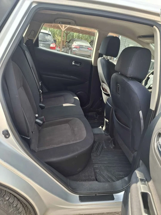 2011 Nissan Rogue - Image 7 of 8