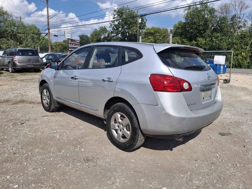 2011 Nissan Rogue - Image 2 of 8