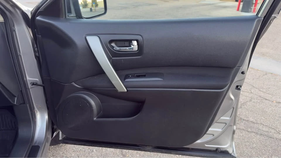 2011 Nissan Rogue - Image 13 of 16