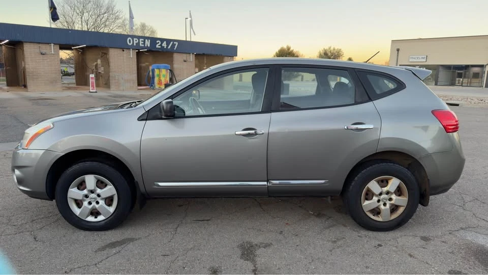 2011 Nissan Rogue - Image 8 of 16