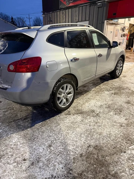 2011 Nissan Rogue - Image 2 of 6