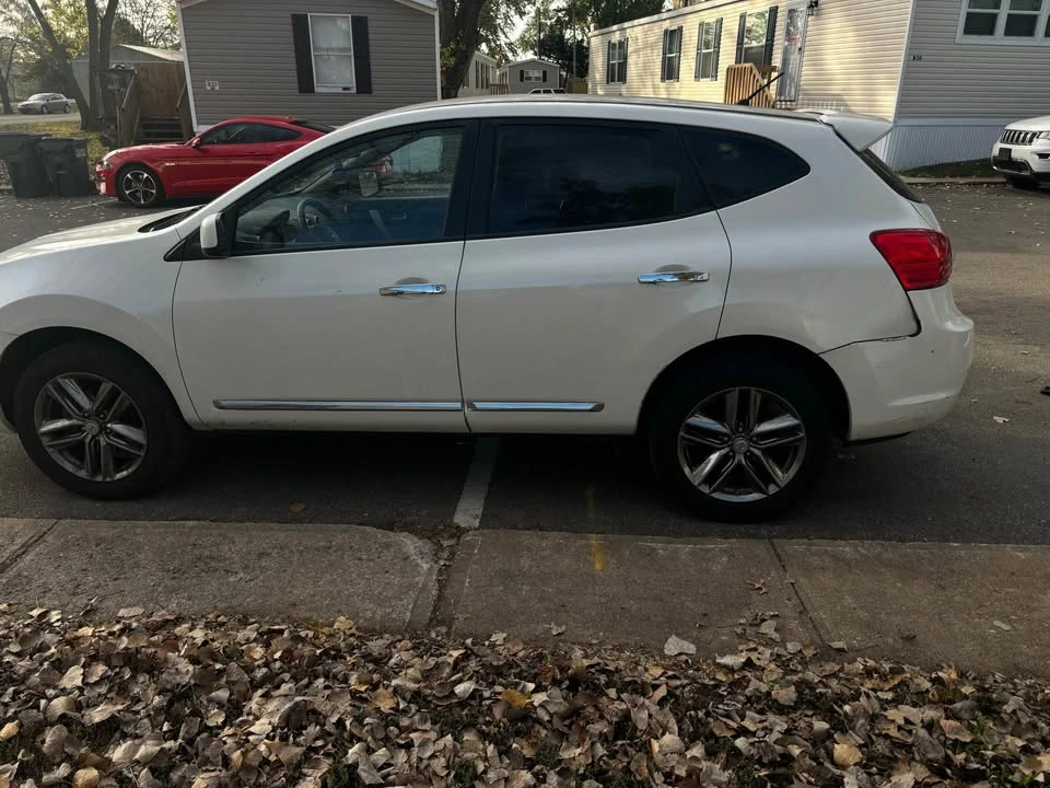 2011 Nissan Rogue - Image 4 of 16