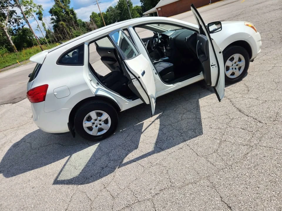 2011 Nissan Rogue - Image 3 of 9