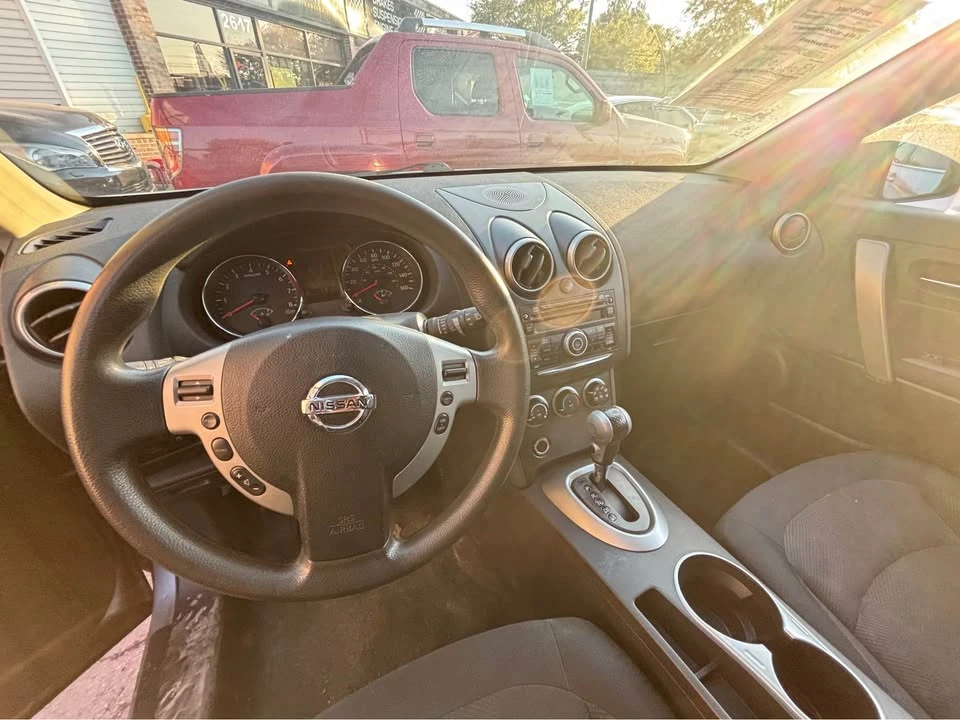 2011 Nissan Rogue - Image 6 of 6