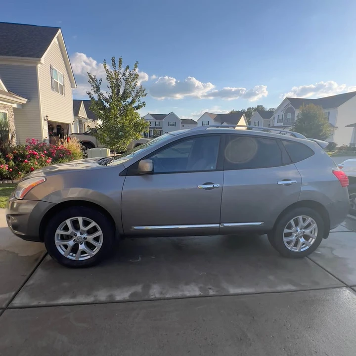 2011 Nissan Rogue - Image 2 of 13