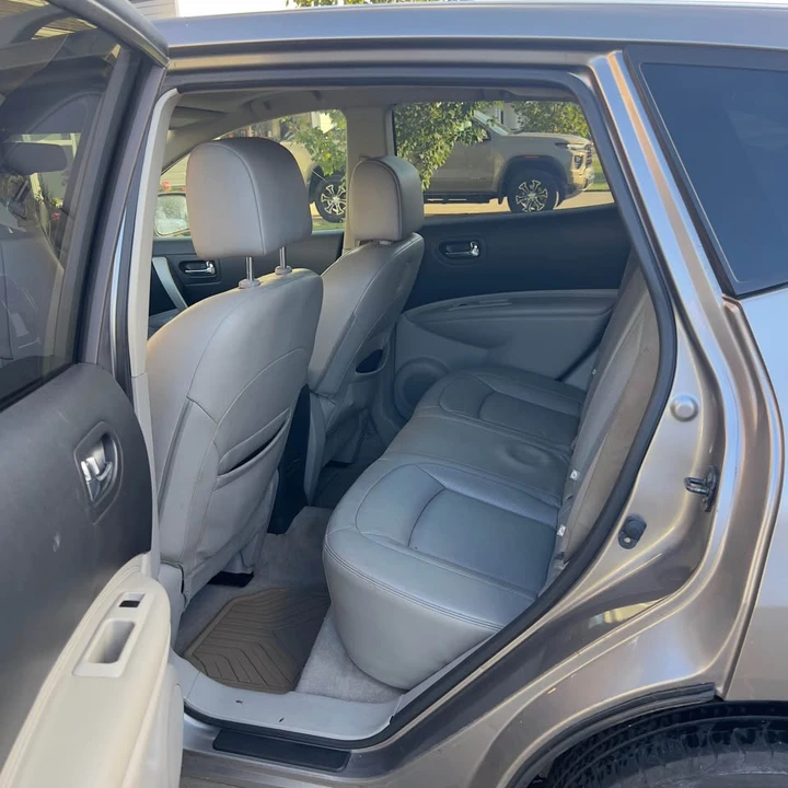 2011 Nissan Rogue - Image 10 of 13