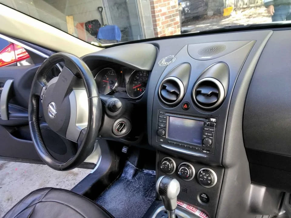 2011 Nissan Rogue - Image 11 of 18