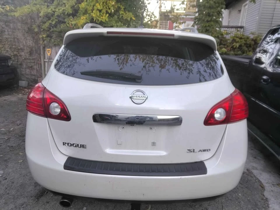 2011 Nissan Rogue - Image 12 of 18