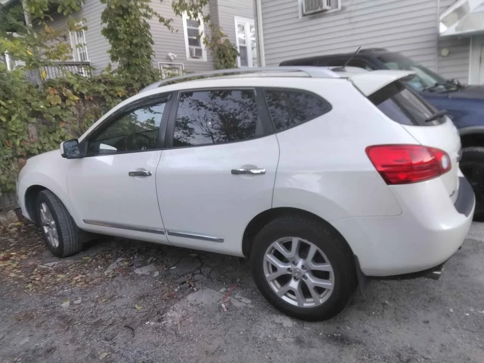 2011 Nissan Rogue - Image 14 of 18