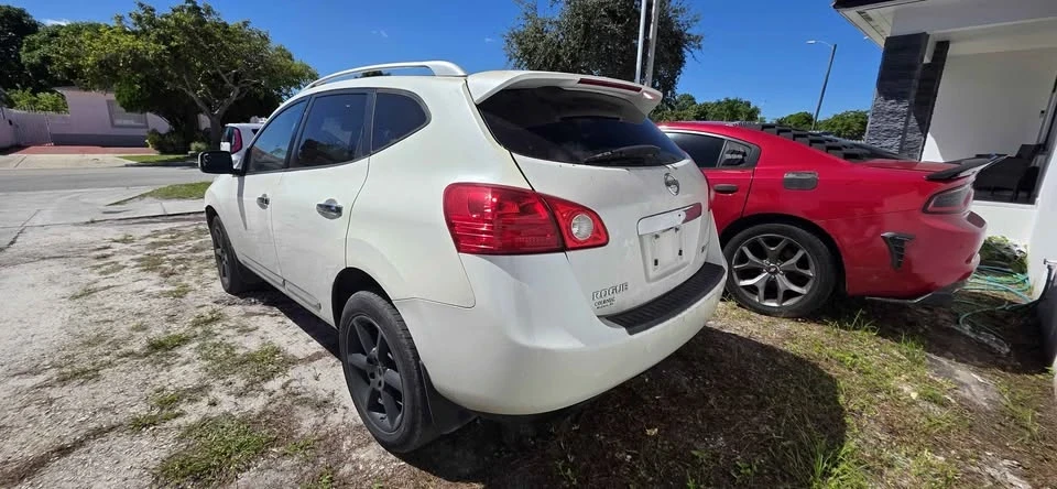 2011 Nissan Rogue - Image 4 of 7