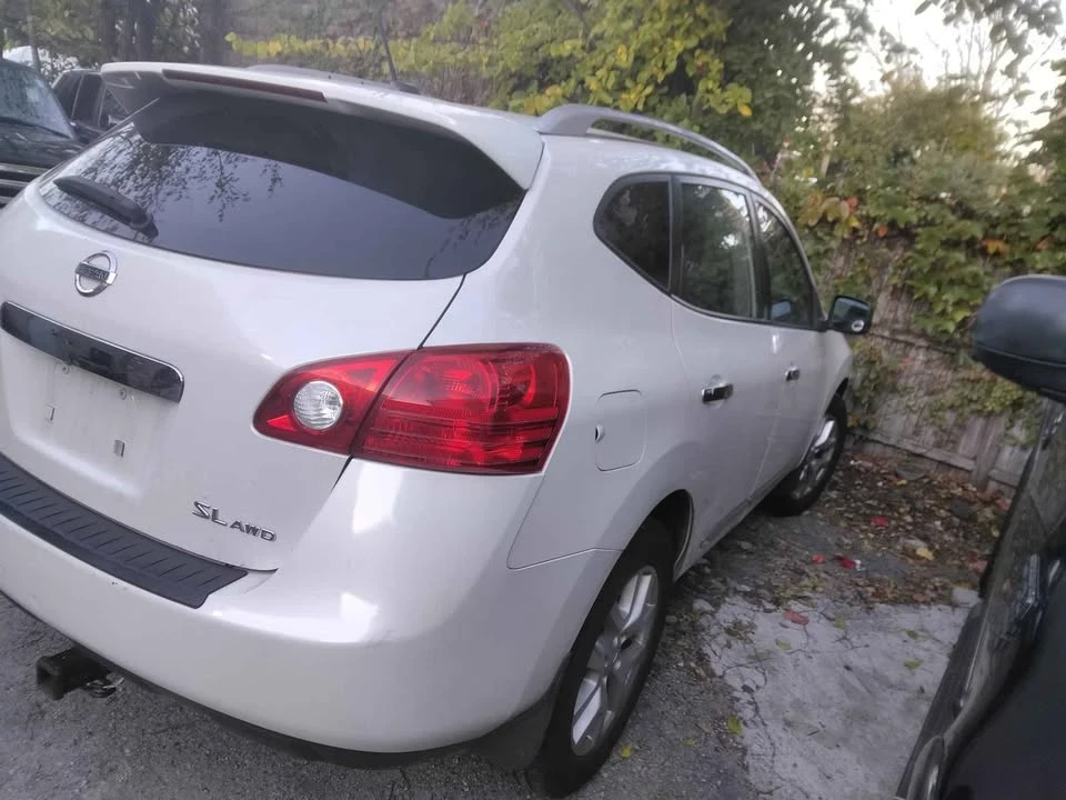2011 Nissan Rogue - Image 13 of 18