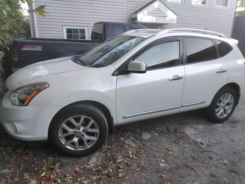 2011 Nissan Rogue - Image 15 of 18