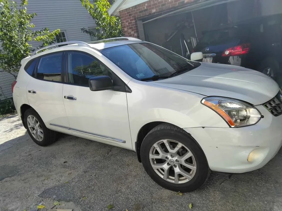 2011 Nissan Rogue - Image 4 of 18