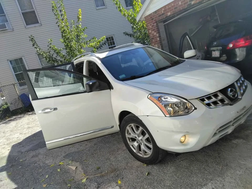 2011 Nissan Rogue - Image 8 of 18