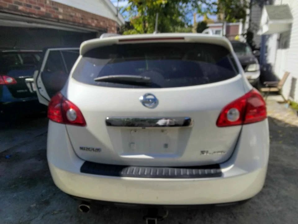 2011 Nissan Rogue - Image 7 of 18