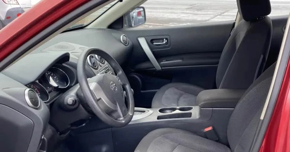 2011 Nissan Rogue - Image 4 of 10