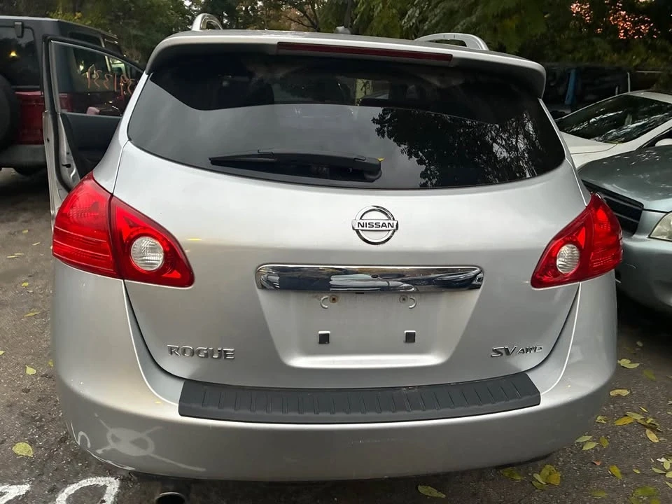 2011 Nissan Rogue - Image 8 of 11