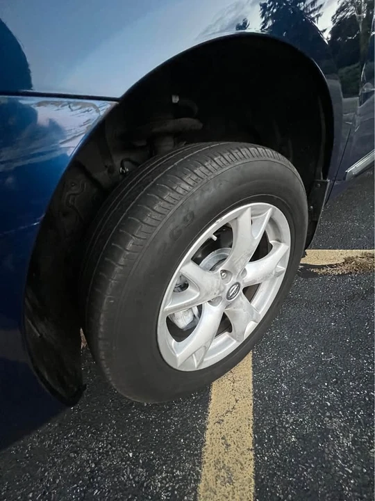 2011 Nissan Rogue - Image 9 of 15