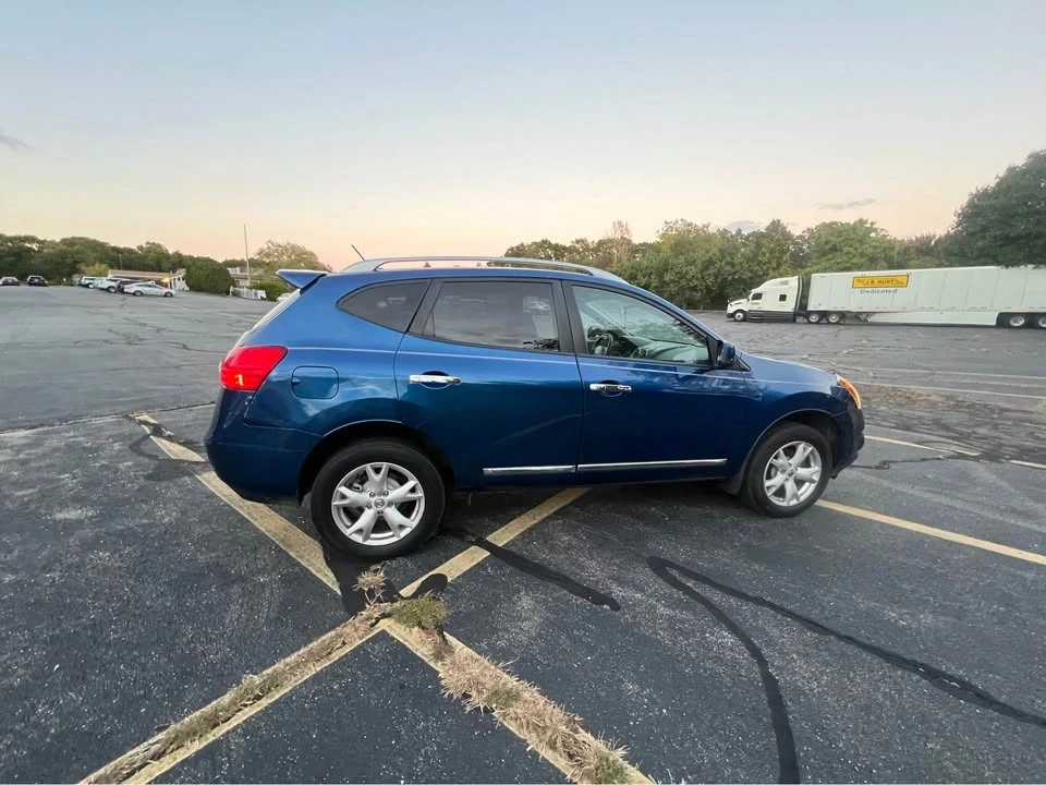 2011 Nissan Rogue - Image 7 of 15