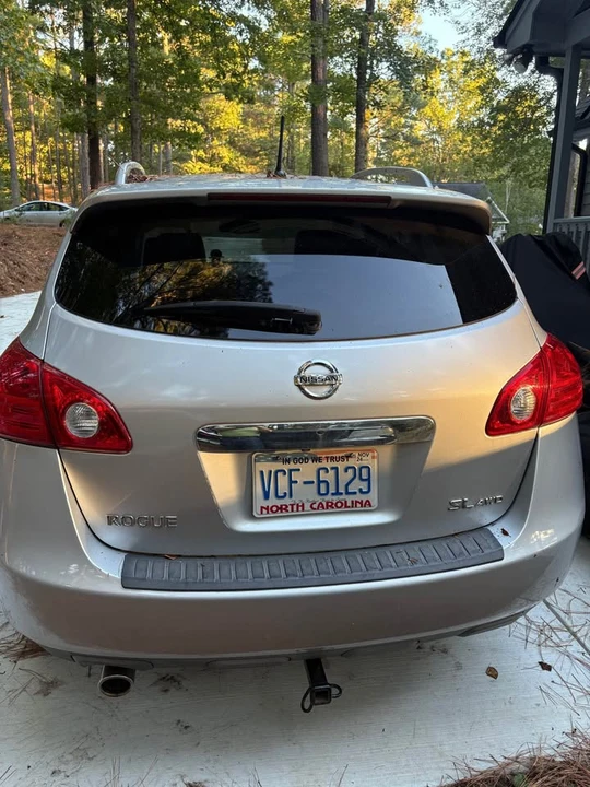 2011 Nissan Rogue - Image 2 of 5