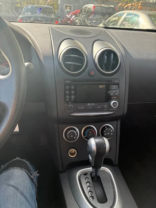 2011 Nissan Rogue - Image 6 of 9