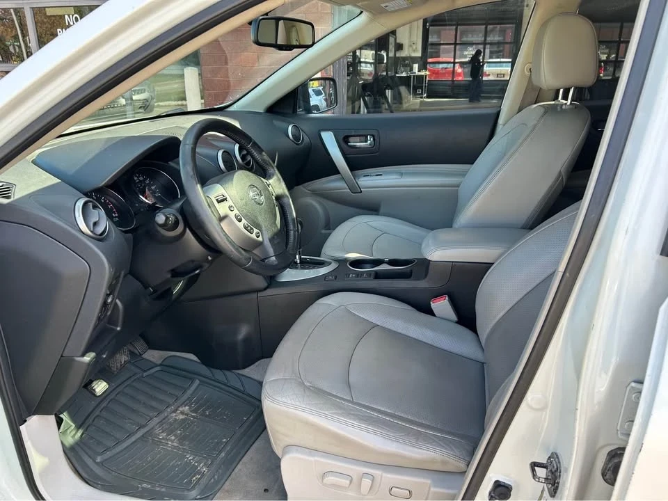 2011 Nissan Rogue - Image 7 of 9