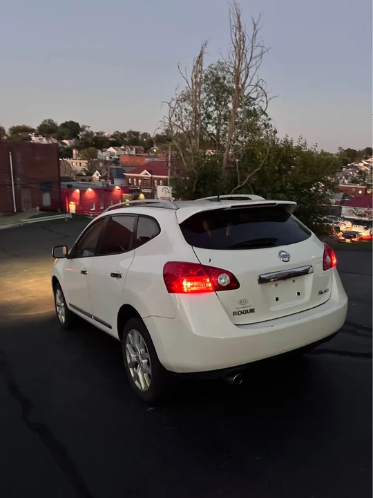 2011 Nissan Rogue - Image 5 of 18