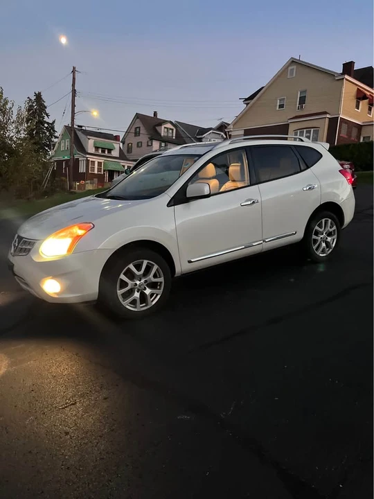 2011 Nissan Rogue - Image 13 of 18