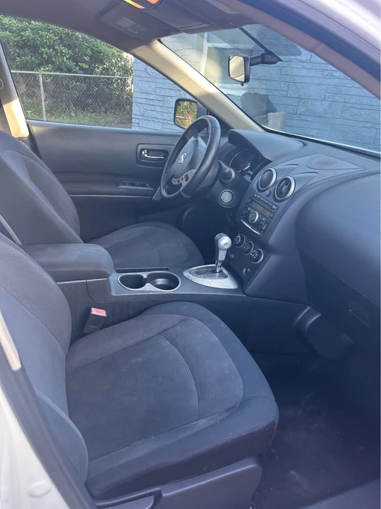 2011 Nissan Rogue - Image 6 of 7