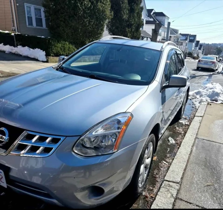 2011 Nissan Rogue - Image 2 of 7