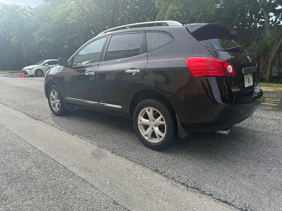2011 Nissan Rogue - Image 6 of 10