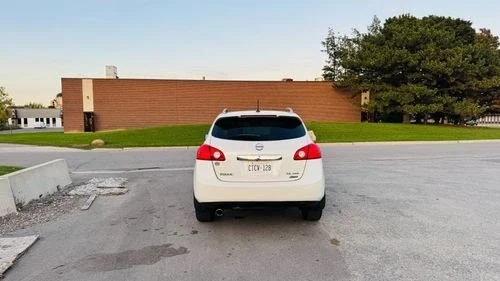 2011 Nissan Rogue - Image 4 of 15