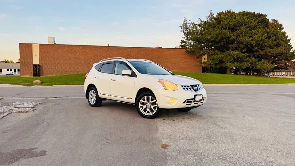 2011 Nissan Rogue - Image 2 of 15